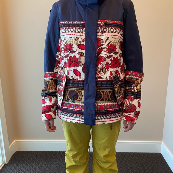 Roxy Snowsuit - Picture 1 of 8